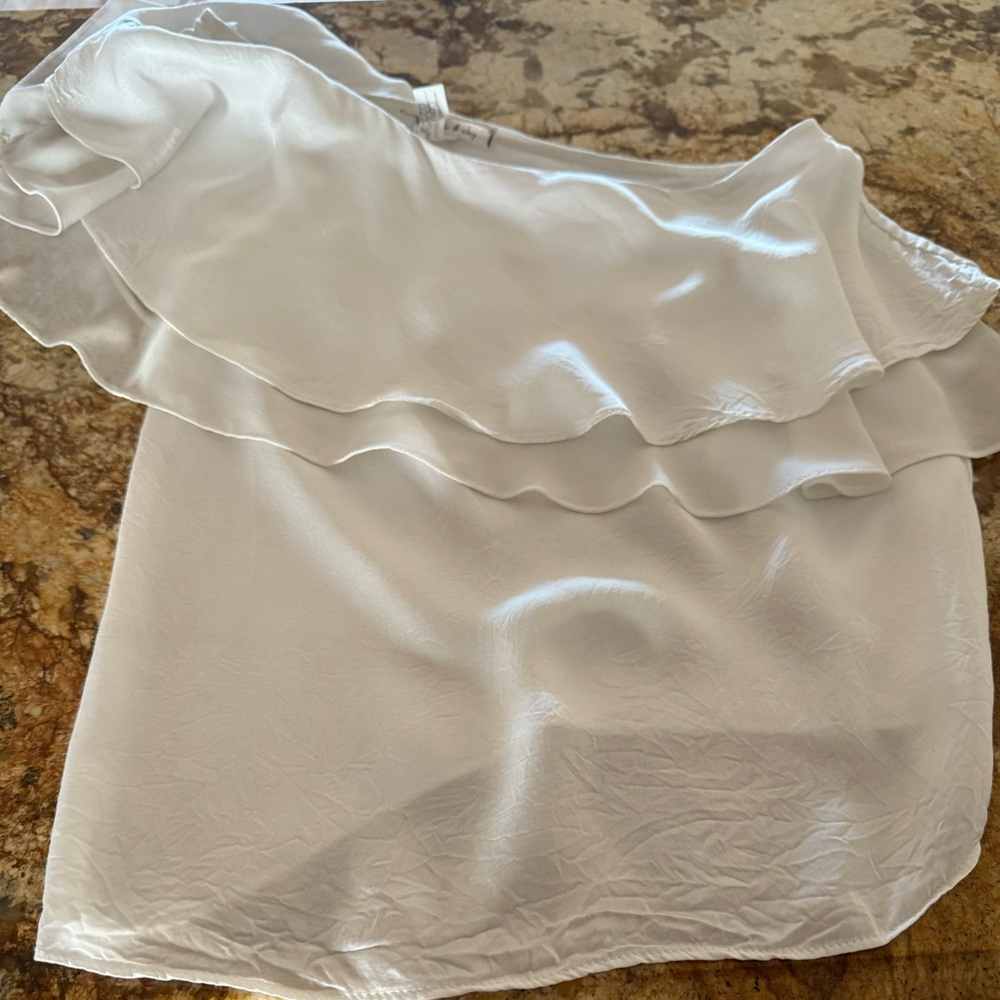 Willow & Clay Off-White Ruffled Top